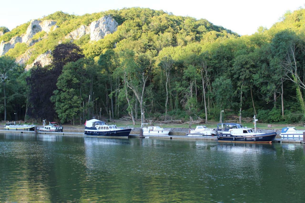 Au Bois Charmant Waulsort Exterior photo